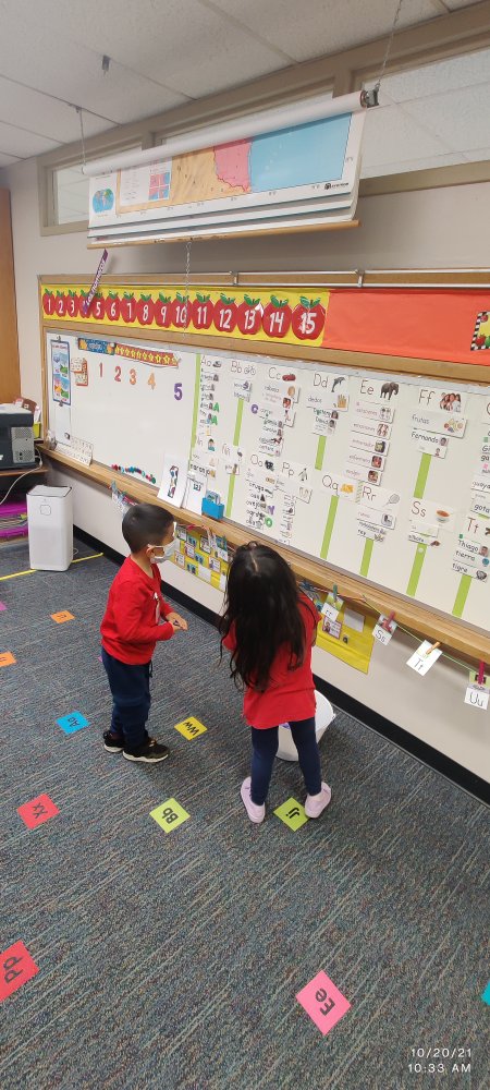 Pk4Mrs's tweet photo. Identifying and placing letters on our letter board #dobieshines #poweroflove #risdprek @DobiePKSchool https://t.co/HJIkgAvFbY