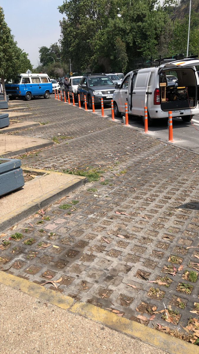 cecirobles's tweet photo. Estimada @Muni_provi y Sra @evelynmatthei me pueden explicar dónde podemos estacionarnos ahora para retirar o dejar a nuestros hijos en el colegio? Los de prebásica ¿se van solos? ¿Qué pasó con el criterio y el sentido común? https://t.co/Yvyz1fFot2