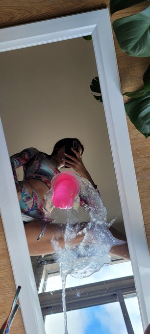 Post shoot selfies 💕 https://t.co/MZzgqBqIqf<a href="/tag/mvsales"class="tags"><span>#mvsales</span></a>