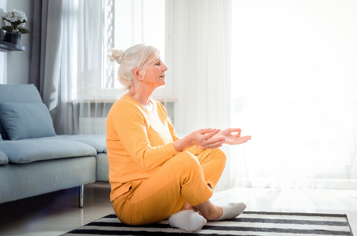 "Thinking about the past and worrying about the future will take you away from your internal peace. The only way to silence your worries is to go within, in to the sanctuary of your soul." Contact us to know more at youragelessspirit.com
#innerpeace #gowithin