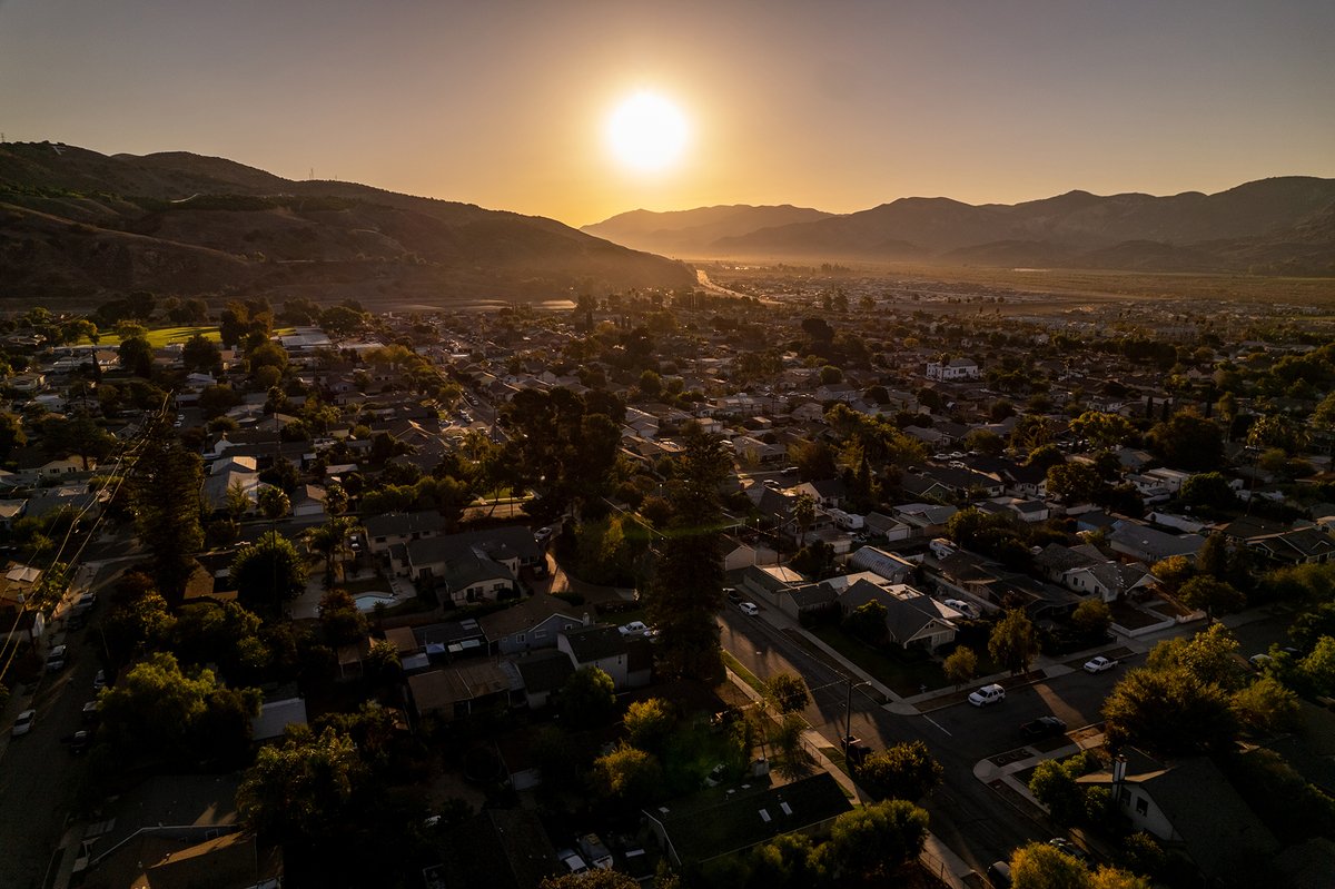 Sunrise over Fillmore, CA.
.
.
.
.
.
#fillmoreca #sunrise #sunrisephotography #aerial #drone #dronephotography