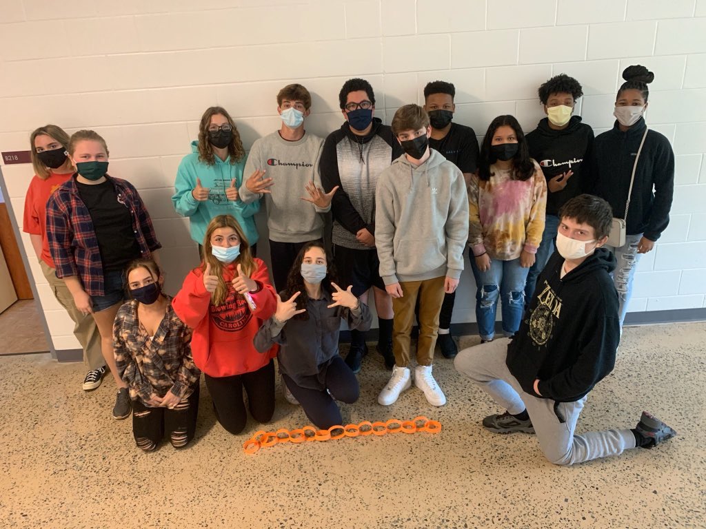 MrsPhillipsSHS's tweet image. More @seaforthhs students taking a stand against bullying! #ccsunity