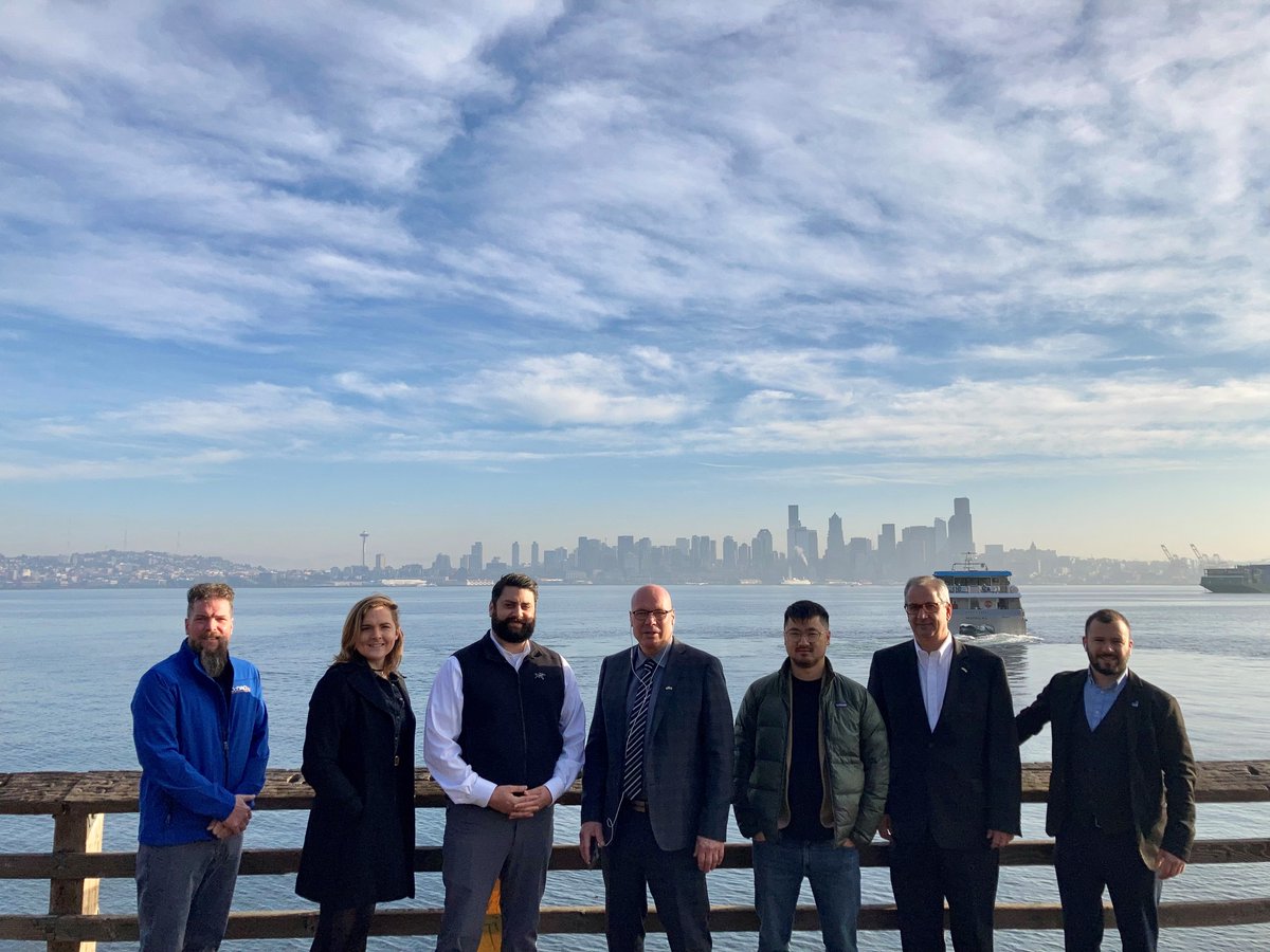 QuebecLA's tweet photo. 🗓️Day 2 of the Québec #maritime mission to the Pacific Northwest included visits to the @PortofSeattle and #Tacoma and presentations to an engaged audience at @WTCTacoma. ⚓️
#effenco #techsolmarine #opdaq #ivadolabs #lionelectric #madvac #QuebecLA #QcUS #DiploQc https://t.co/2bRJXCeTKL