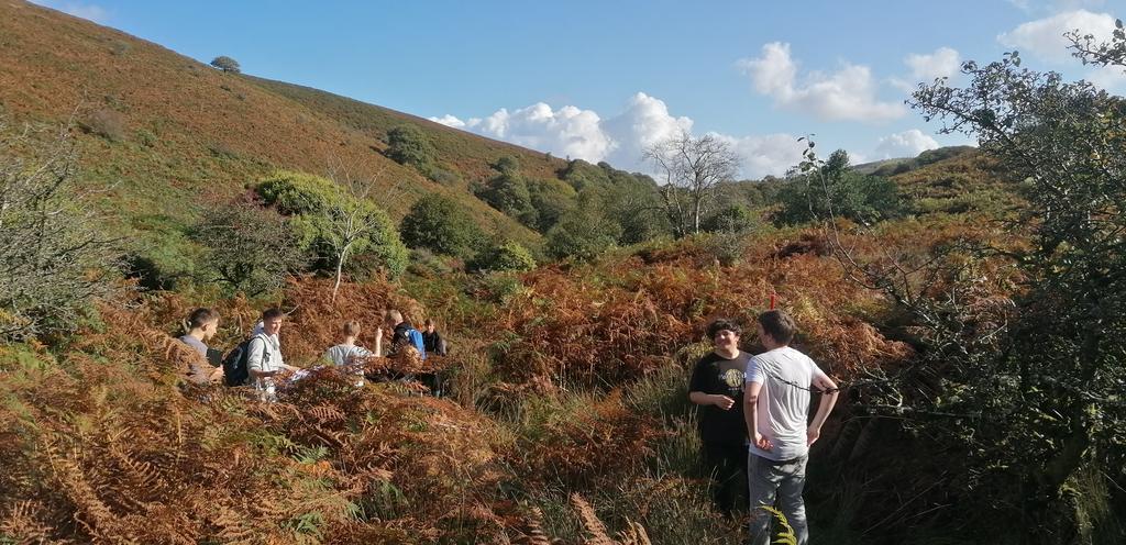 nsgeolegend's tweet photo. Yr 11...OUTSIDE...in the sunshine... doing some proper Geography again. FINALLY! All smiles in the Quantocks and a great revision opportunity. #geolegends. #beechen @BeechenCliff https://t.co/WXTA8BsjTP