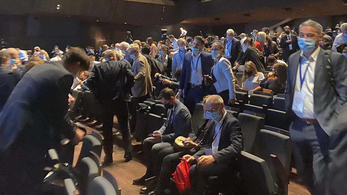 Merci à toutes et tous pour votre présence et votre mobilisation ! #Accéléronsdemain  

Des idées riches et des débats fascinants sur les promesses de la chimie pour notre futur et celui de notre planète. 🌎