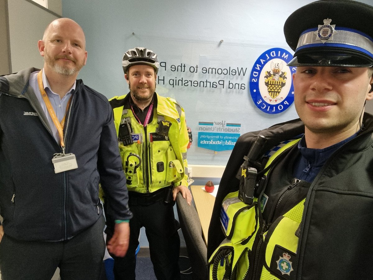 #PARTNERSHIPS | Always a pleasure working with our @WMPolice colleagues across the transport network. Our Neighbourhood Policing Team work closely with @UoBTeamWMP to provide a safer environment for the student population travelling across the city. #WeAreLookingOutForYou