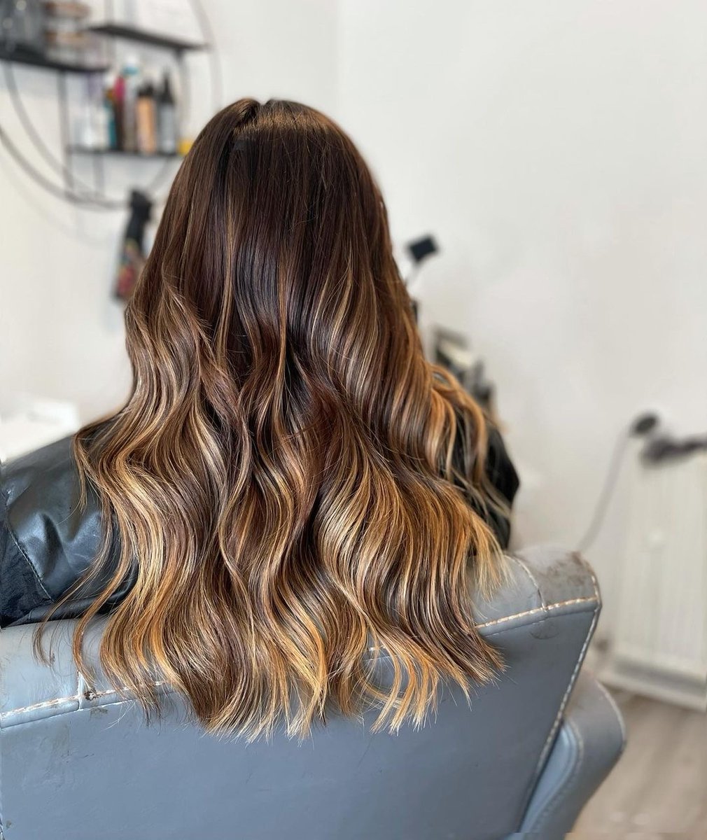 zenluxuryhair's tweet photo. Them tones 😍🍫

Posted @withregram • @hairbypls -𝒯𝒶𝓅𝑒𝓈-
.
.
.
.
#balayage #balayagehair #brunnette #brunnettebalayage #tapes #tapeextensions #tapehairextensions #haor #haireextensions #hairextensionspecialist #gold #golden #goldenblonde #warmbrown https://t.co/2ulgbB1yQD