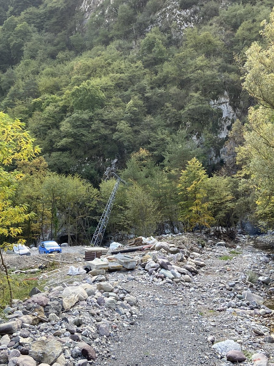 DulonNathalie's tweet photo. J'accompagne actuellement équipes d’@enedis_coteazur et d'#Oreca sur un chantier de reconstruction du réseau #électrique de la vallée du #Cairos . 

En tout:
➡️ 5kms de réseau enfouis
➡️ 4 postes de transformation 
En coordination avec @orange
#ServicePublic https://t.co/r5zJEYlmj1