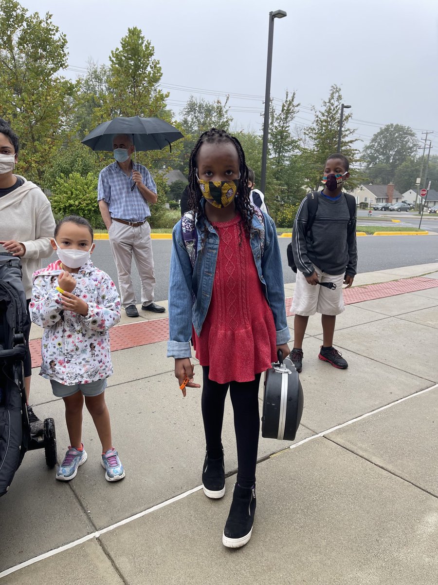 WestgatePEClass's tweet photo. Walk/Bike to School Day 3 ⁦@WestgateElem⁩ https://t.co/eVxK9HKDYe