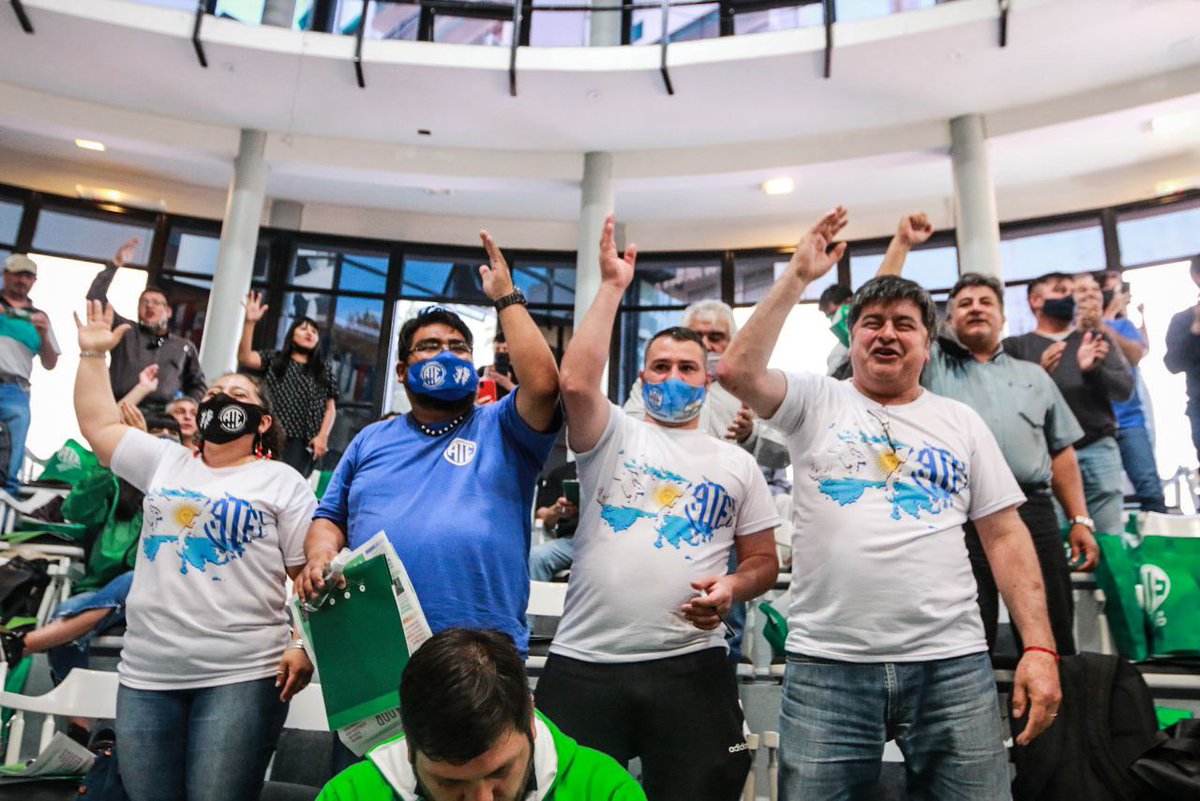 ateprensa's tweet photo. #Ahora en la sede de ATE Nacional, comenzó la reunión del bloque organizativo gremial federal.
Emoción de reencuentro y presencialidad y la participación de 14 provincias 🙌🏼
#EsconATE
#OrgulloEstatal https://t.co/vRUkzxDnI9