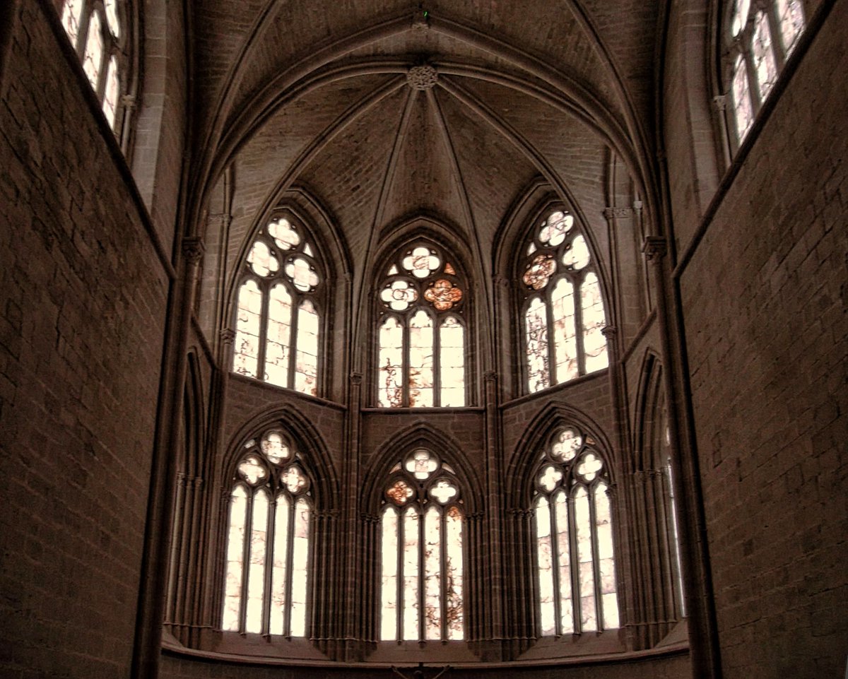 RomanicoEspana's tweet photo. A quien corresponda: Hagan el favor de reabrir al público el Monasterio Cisterciense de Santa María de San Salvador de Cañas (La Rioja), cerrado a cal y canto desde el inicio de la pandemia. Afortunadamente vamos recuperando la normalidad y la excusa virus no puede ser eterna 🙏 https://t.co/RHF41YcCAr