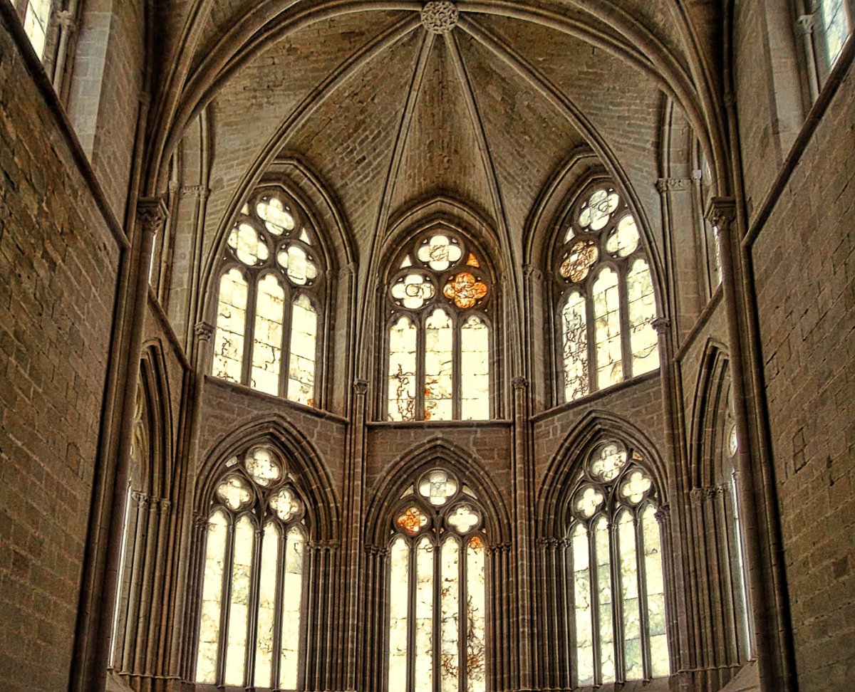 RomanicoEspana's tweet photo. A quien corresponda: Hagan el favor de reabrir al público el Monasterio Cisterciense de Santa María de San Salvador de Cañas (La Rioja), cerrado a cal y canto desde el inicio de la pandemia. Afortunadamente vamos recuperando la normalidad y la excusa virus no puede ser eterna 🙏 https://t.co/RHF41YcCAr