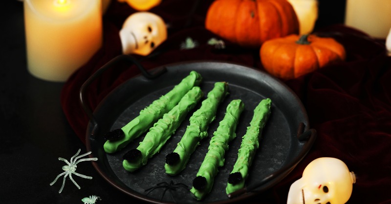 SPARintheUK's tweet photo. Looking for some Halloween Ideas for the weekend? Head to our Halloween hub for more recipes like these wicked witches fingers! What will you be making, comment below with your ghoulish treats? 🦇🎃
#Halloween #HalloweenRecipes #HalloweenBlog #ThereForYou