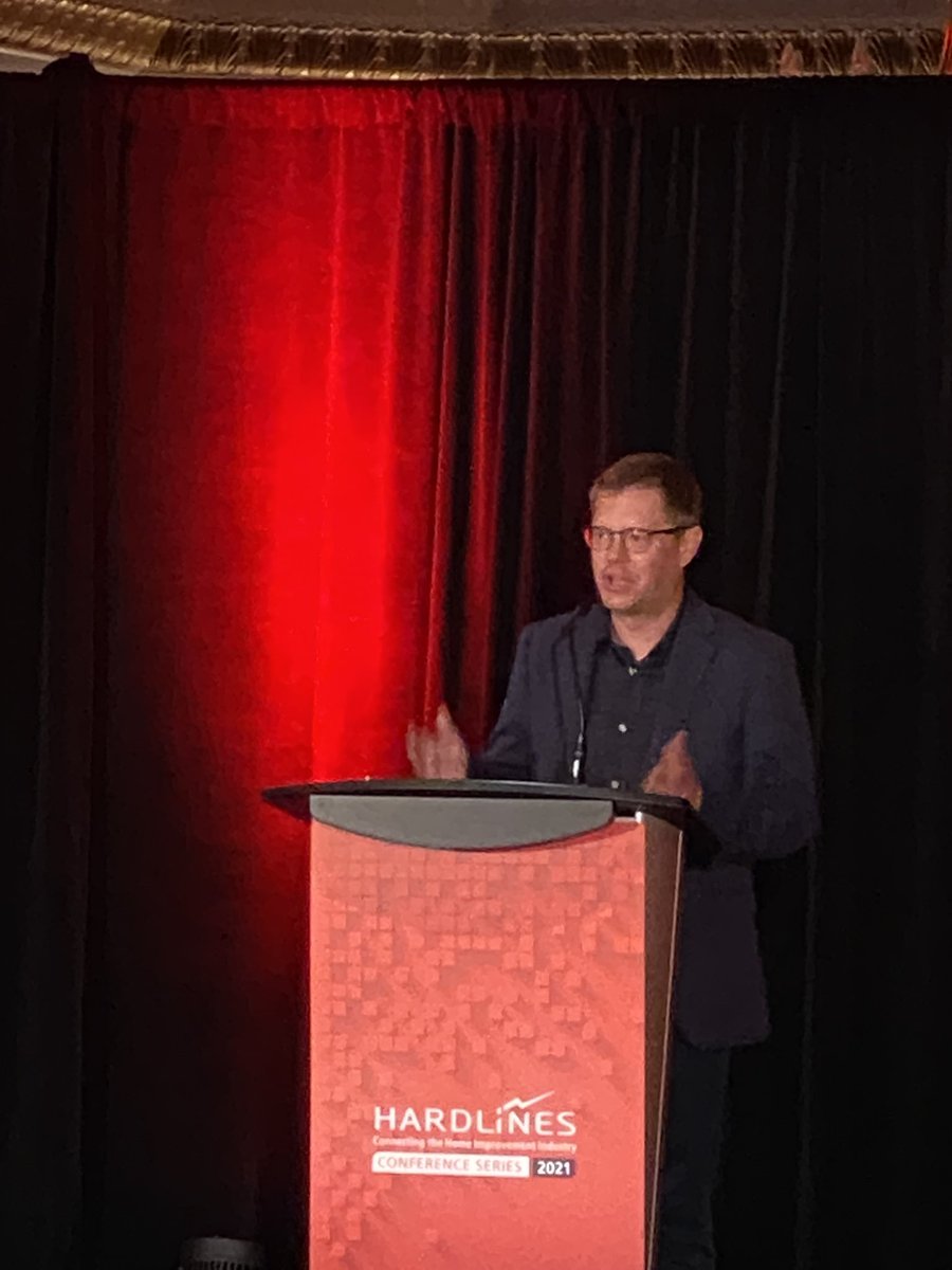 Hardlinesnews's tweet photo. Doug Anderson of @PeaveyMart @AceCanadaStores #HardlinesConference https://t.co/KTXuu3ju3N