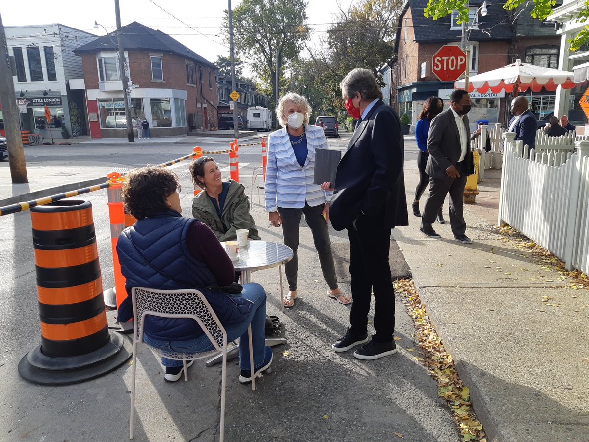 It was great to be on Gerrard St. East this morning to announce that the report coming to the upcoming Exec Committee recommends a plan to make #CafeTO permanent and waive fees in 2022.

CafeTO has helped so many small businesses and has made our neighbourhoods more vibrant.