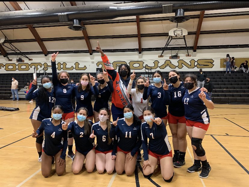Congratulations to our Varsity 🏐 team they defeated Foothill last night to remain undefeated 8-0 in the SEYL. They are the 2021-2022 SEYL Champions🥇. Way to go Lady Blades we are proud of you. It is the first 🏐 league championship since 1987.