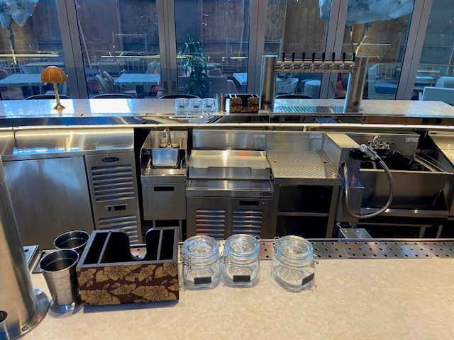 KrowneMetal's tweet photo. Soak up the sunshine and then come find us at the bar at the Sheraton in downtown Phoenix☀️
#poweredbykrowne #sheratonphoenix #madeintheusa #custombar https://t.co/SiDSfHGb2u