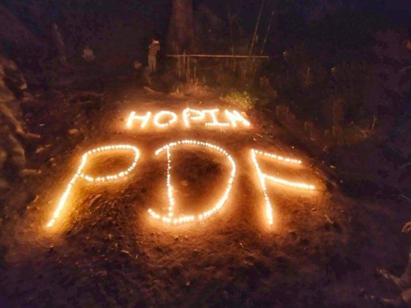 LIGHTNI68492726's tweet photo. The comrades of KDPF also participated the revolutionary Thidingyut Campaign and #CandleStrike with the promise that they will eradicate the Dictatorship completely by praying for the safety of people and their brother comrades ✊🏼🕯️

#Oct20Coup 
#WhatsHappeningInMyanmar https://t.co/9qrhMQCDtW
