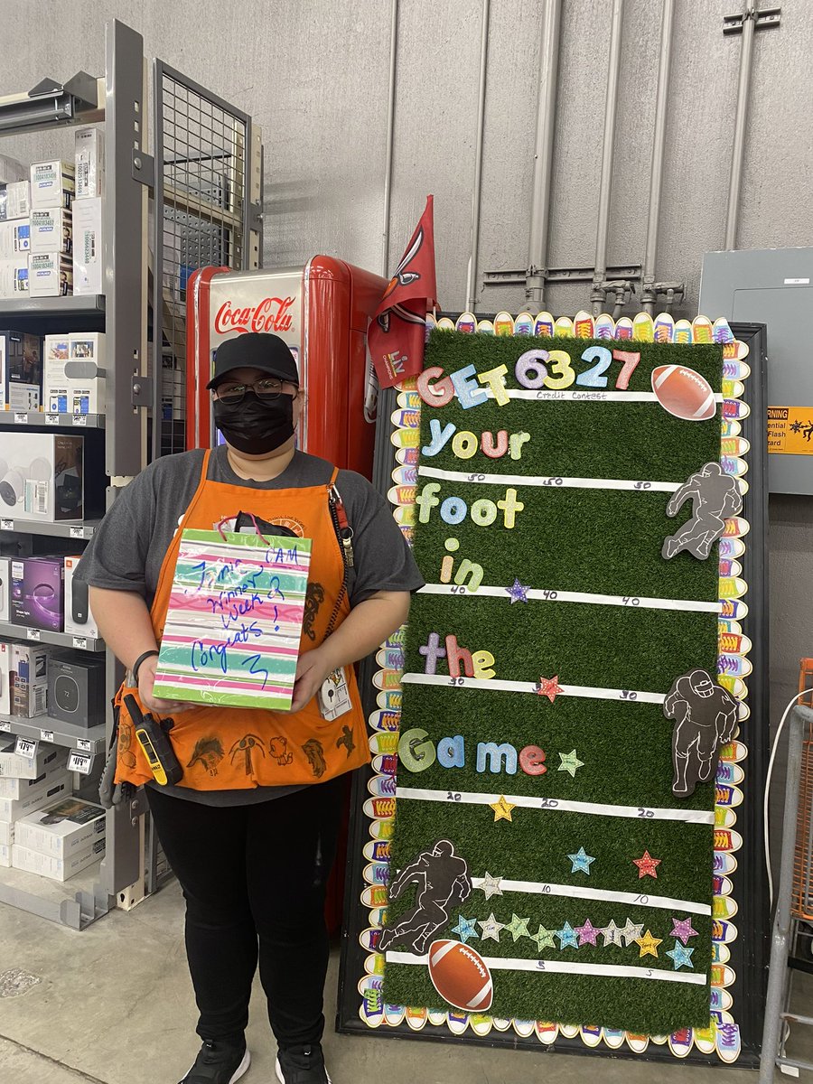 teresa39002397's tweet photo. 6327 CAM credit winners for week ending 10/17/21 Way yo go Tyler and Jamie who tied for the week  getting 6 credits!  “GET is where we are”  Way to engage with our customers and offer solutions while fulfilling dreams👏👏👏@BrettTHD @heidihorupp https://t.co/tRRui93XV3