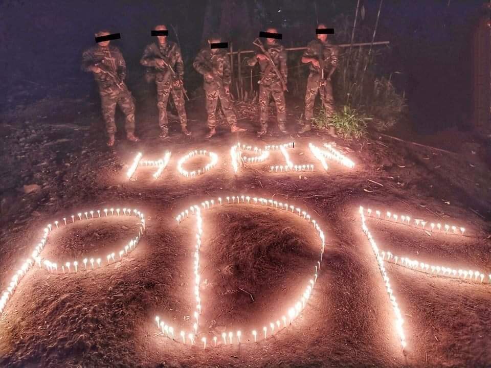 LIGHTNI68492726's tweet photo. The comrades of KDPF also participated the revolutionary Thidingyut Campaign and #CandleStrike with the promise that they will eradicate the Dictatorship completely by praying for the safety of people and their brother comrades ✊🏼🕯️

#Oct20Coup 
#WhatsHappeningInMyanmar https://t.co/9qrhMQCDtW