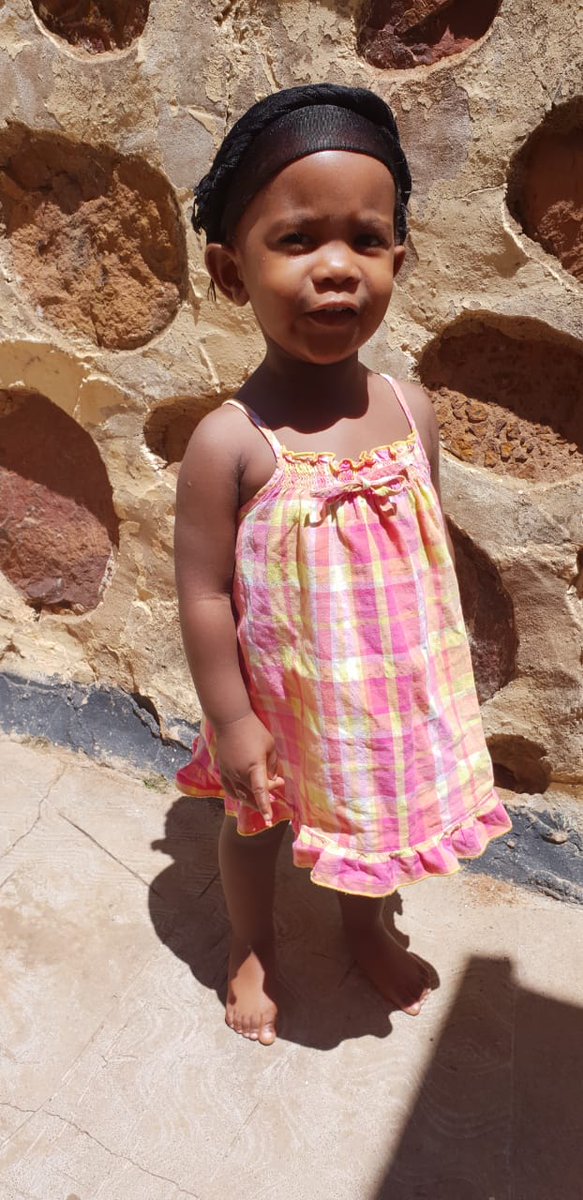 BotlhalRamorula's tweet image. My daughter she always finishes my chips 🤣🤣 #PerfectForSharing