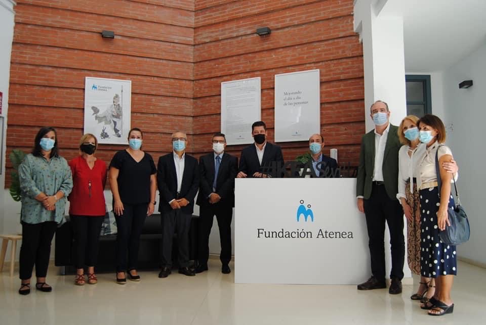 poligono_sur's tweet photo. @jaimebretonbesn  en el  acto en @AteneaAndalucia con  @IKEASpain  que ha realizado una importante  donación  de mobiliario, para hacer un hogar más  cálido a l@s usuarios de su centro social. https://t.co/0D5kOwTCLo