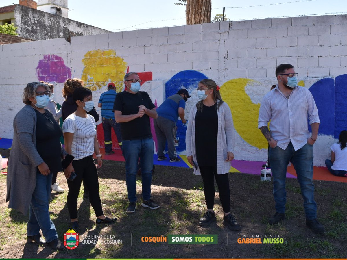 🎉 En el marco del Programa Banco de Tiempo, impulsado por la Agencia Córdoba Joven, se está llevando a cabo un mural en Plaza Rosario Vera Peñaloza en barrio La Huelga. 😁👏🤩

Los jóvenes voluntarios eligieron la temática, realizaron el boceto y comenzaron a pintar.🙌🖌🎨
