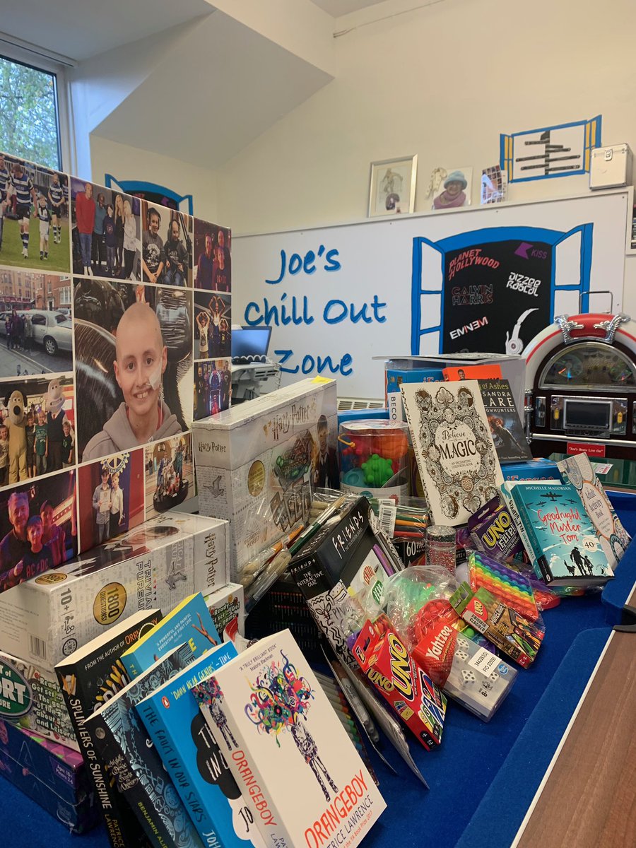 Great to finally be able to get back onto the children’s ward at Musgrove to donate more toys, art, stationary, reading books and games for the school room from TKASA.#proud #warriorjoelaoutaris <a href="/dmilfordtkasa/">Dan Milford</a> <a href="/_TKASA/">The King Alfred School an Academy</a>