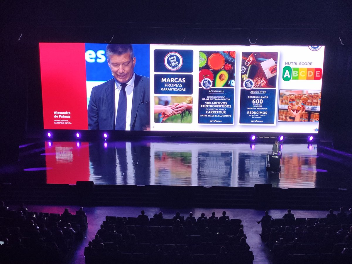 a_depalmas's tweet photo. Ha sido un honor para mí compartir hoy con todos los asistentes al congreso anual @AECOC_ES la ambición de Carrefour: "Transición Alimentaria para todos: Juntos para un mundo mejor" #ConAECOC #TransicionAlimentaria #AFF #ComprometidosconelMedioAmbiente https://t.co/04hMH35oyc