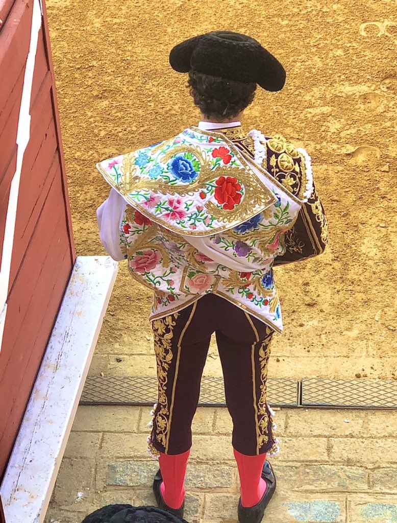 Quiero destacar la gran labor del equipo d comunicación <a href="/PrensaJSFino/">Comunicación Finito de Córdoba</a> con corrida del 20-O, pero especialmente con el tratamiento del Maestro, <a href="/ArantxadelSol/">Arantxa del Sol 🇪🇸♥️</a>, familia… en temporada tan especial como esta a la altura de un grandioso torero, que no es fácil. Me quito el sombrero!