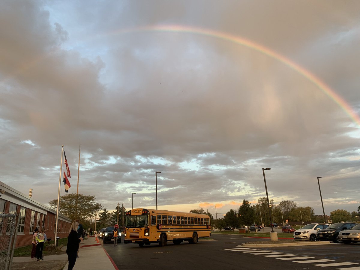 Tskimble1's tweet photo. Great view this morning  🌈 @rbebears https://t.co/AY6K9R79Cz