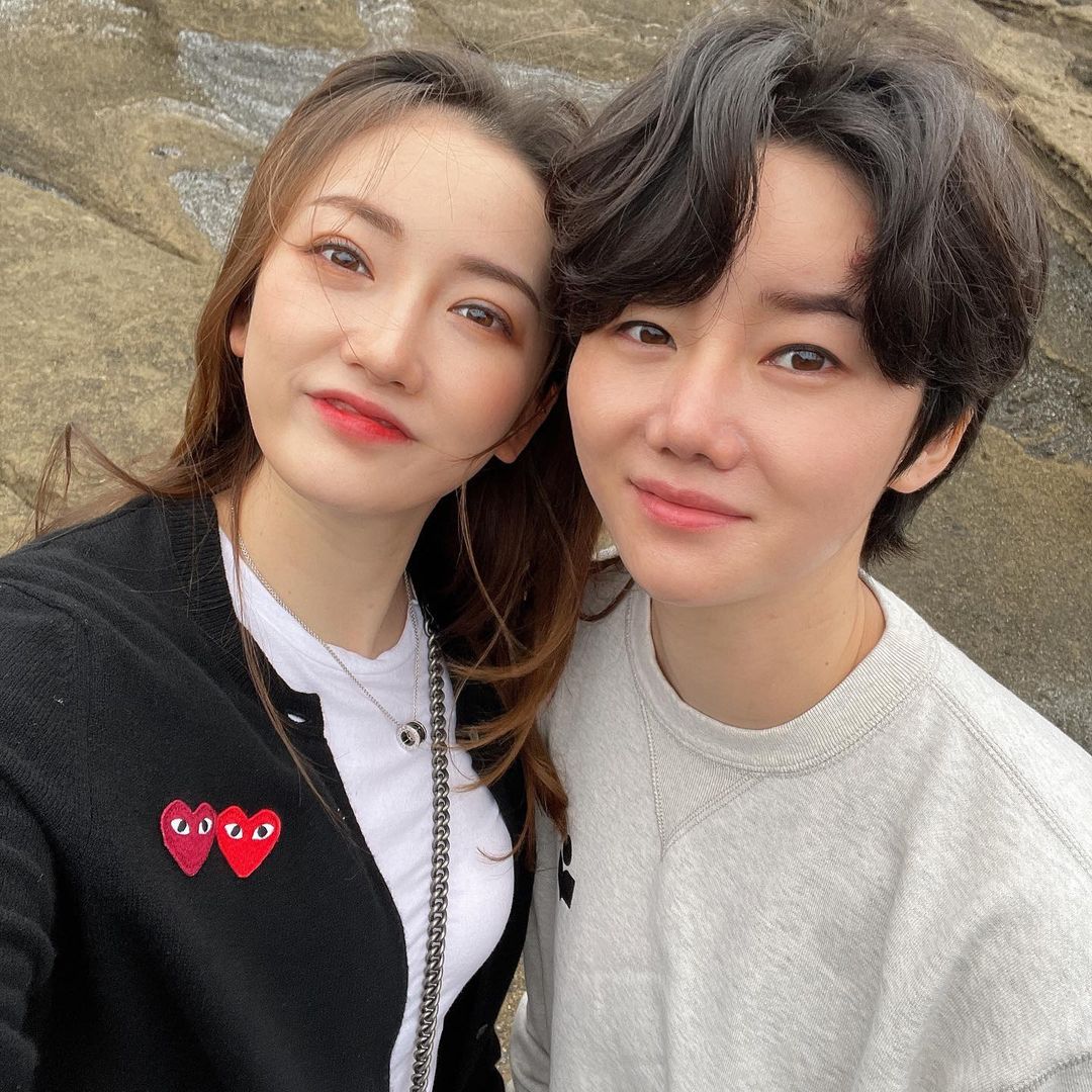 No9_ona's tweet photo. 211020 김선화 인스타그램

https://t.co/QgLGfZMjLe

행복❤️🧡💛
김자매제주여행🏝🗿
(사진찍고바로마스크착용😷)

#김온아 #김선화 https://t.co/B8ejJ8SZRl