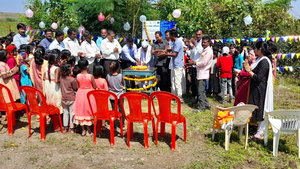 SachinBhusareP1's tweet photo. Happy to see
#ZPPS #Lakhkhandala Ta.#Vaijapur have celebrated #1stBirthday of #MiyawakiDenseForest which have been planted under #GSMA last year by @Carpe_Ecosattva with collaboration with @ZPAurangabad @grindmaster_ @SunilChavan_IAS @PavneetKaurIAS @Nzarine https://t.co/YRG8JhM2g6