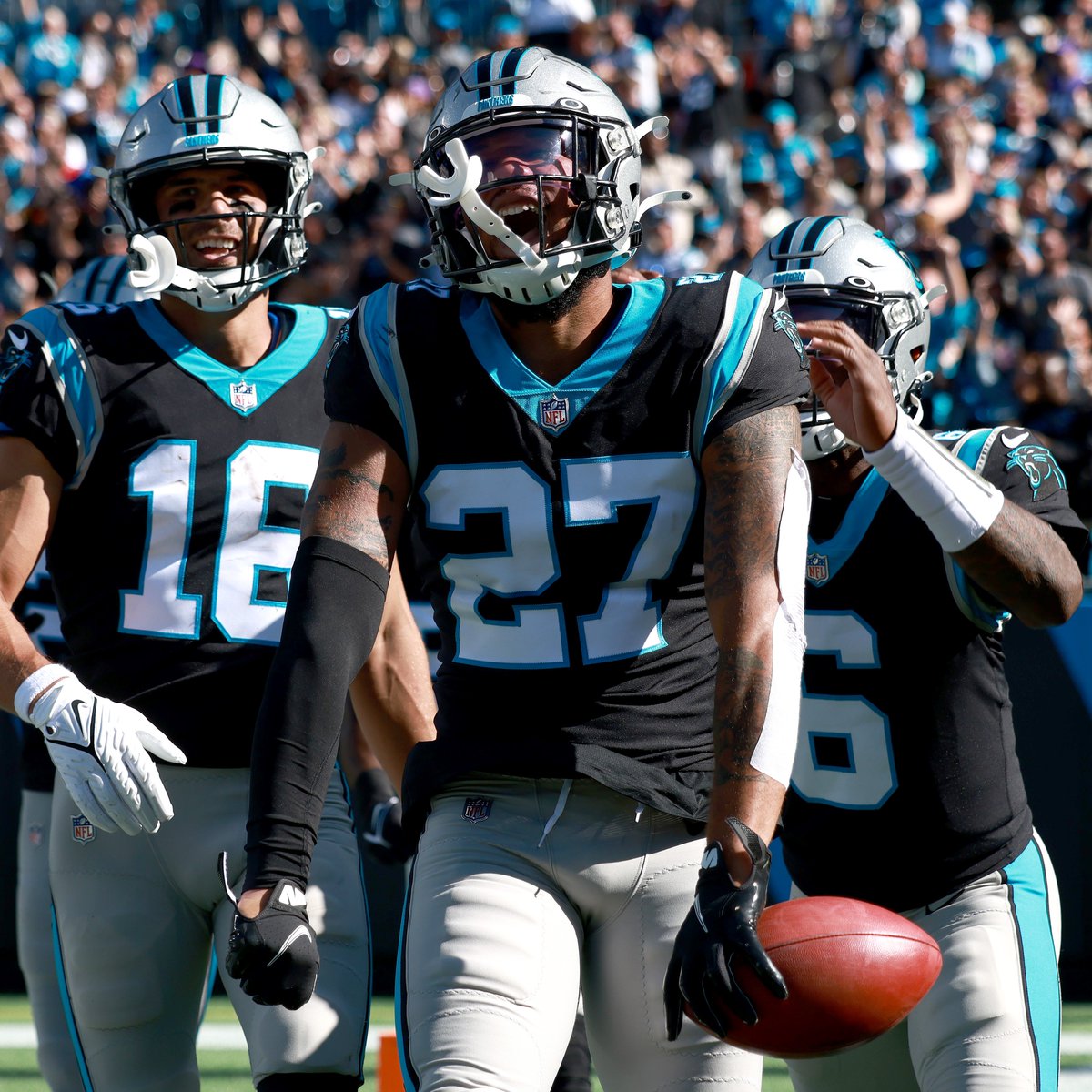 Kenny Robinson chose the XFL over college to support his family when his mom got cancer. The safety became the first XFL player drafted when the Panthers took him in 2020. Robinson got called up from the practice squad on Saturday. On Sunday, he scored on a punt block TD 🙏