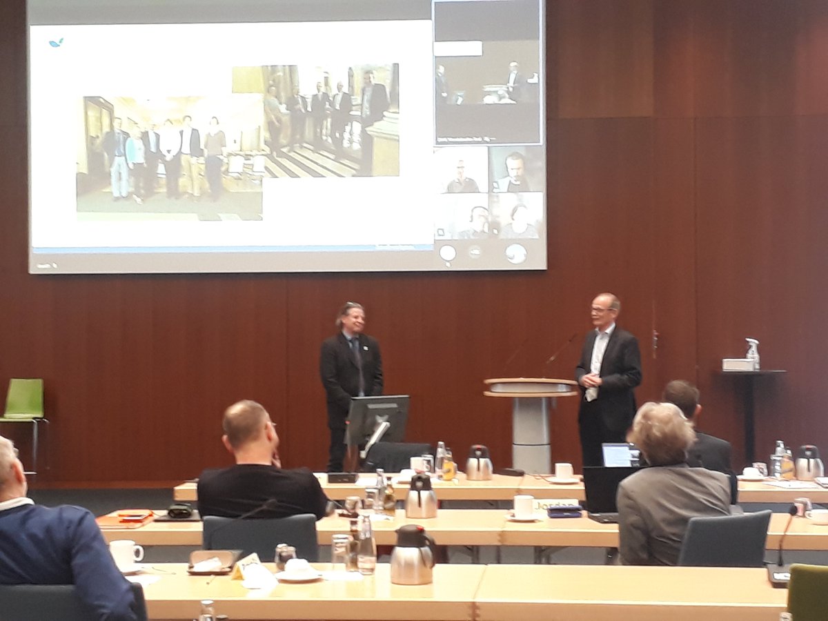 fr_kermann's tweet photo. Heute erstes Plenum des Umweltgutachterausschusses nach Corona in 3D und real beim @DIHK_News. Letztes Plenum mit Dr. Markus Racke - einer starken Stimme für ein glaubwürdiges Prüfsystem von Umweltgutachtern, sowie @JakobFlechtner. Danke für Ihr Engagement für @EMAS_Germany ! https://t.co/Mh8Svr9FzN
