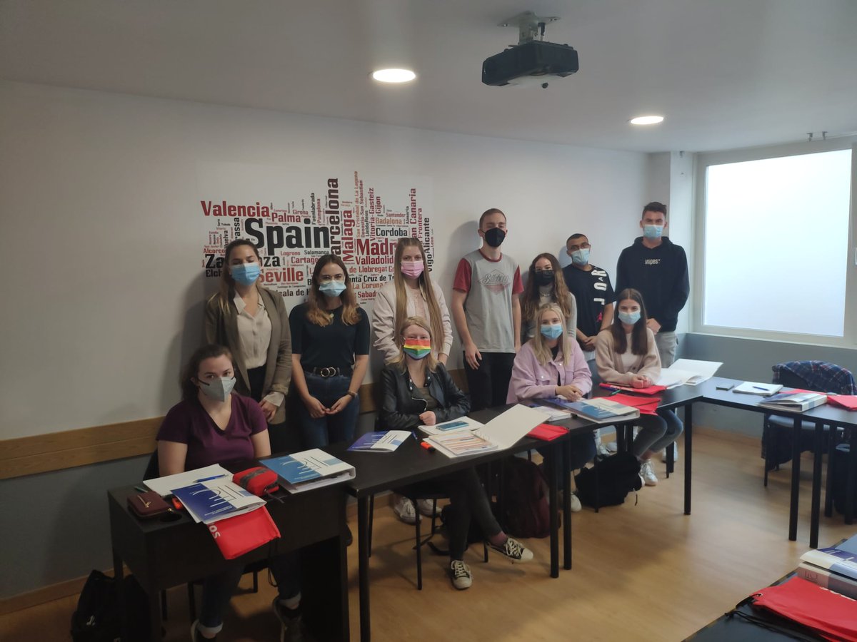 Herzlich willkommen, Azubis der Europaschule Weiden, in unserem Mobilitätsprogramm „Kaufmann International Spanien“ in Madrid! Viel Spaß und Erfolg, ¡y nos vemos pronto en la Cámara Alemana! 
Interesse für Ihre kaufmännischen Azubis? 
👉kaufmann-international-spanien.com