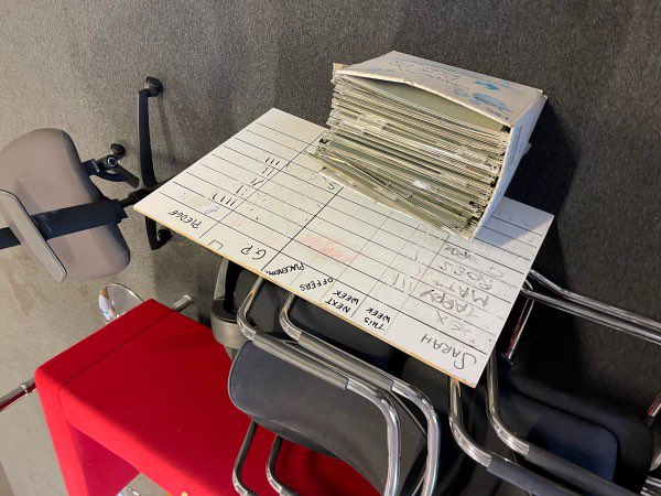rubbishcom's tweet photo. We’ve licensed waste carriers in Wilmslow, Greater Manchester quoting a customer to remove and dispose of office equipment. #office #chairs #shelves #whiteboard #Wilmslow #Manchester #UK https://t.co/cNjbRg7b7K