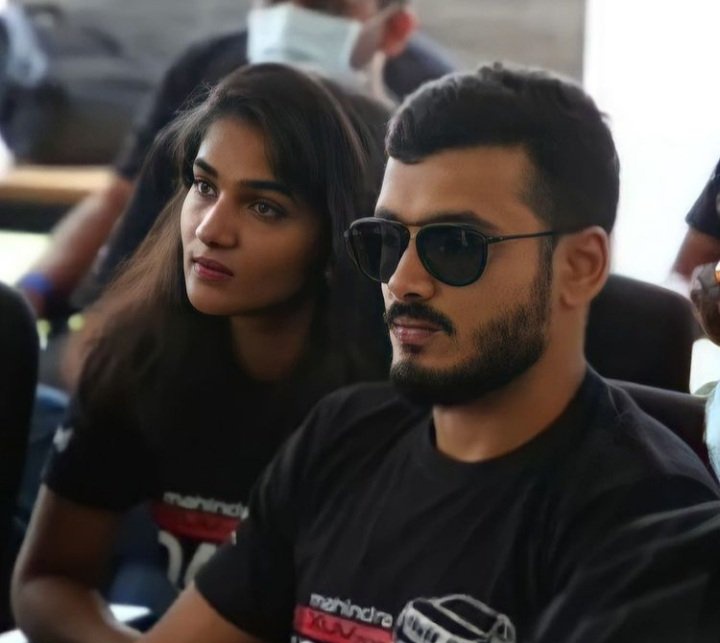 Ganesh12269763's tweet photo. My Cuties 💛🖤 🙈
Always Araviya forever and ever 💛🖤
@aravind_kp 💛
@divya_uruduga 🖤
#aravindkp #aravindkp69 #arvindkp #aravindkpfans #kp
#divyauruduga #divyauruduga❤️ #divyaurudugafans #Du #divyauruduga🖤
#araviya❤️ #araviya💞 #arviya #arya #arvins #aravins https://t.co/49gBtvKTMf