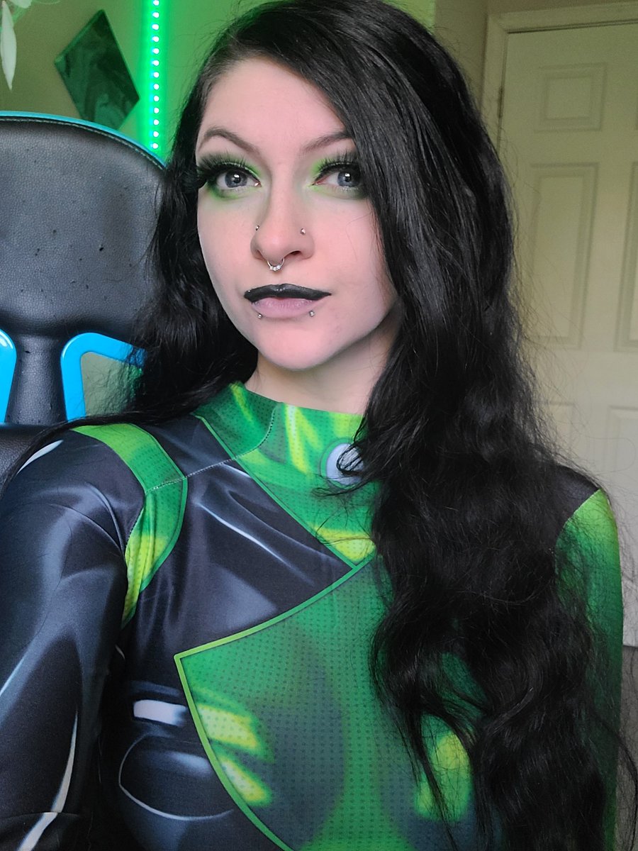LoganScreen's tweet photo. RT @mycrystalcrush1: 💚🖤  Shego  🖤💚

💕 MyCrystalCrush 💕
on most platforms ~

https://t.co/QHDtNoLhrz 
.
.
.
#gamergirl #gamer #gaming #ps #playstation #game #videogames #games #xbox #twitch #gamers #gta #xboxone #shego #cosplay #girlgamer #gamerl… https://t.co/JVongSBtDa