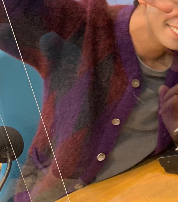 mayo_q's tweet photo. 正門くんが着ているのはJOURNAL STANDARD 5G KID-MOHAIR WJQ アーガイル カーディガンです（マミーのおさがりではない） https://t.co/NzWlFELdtz