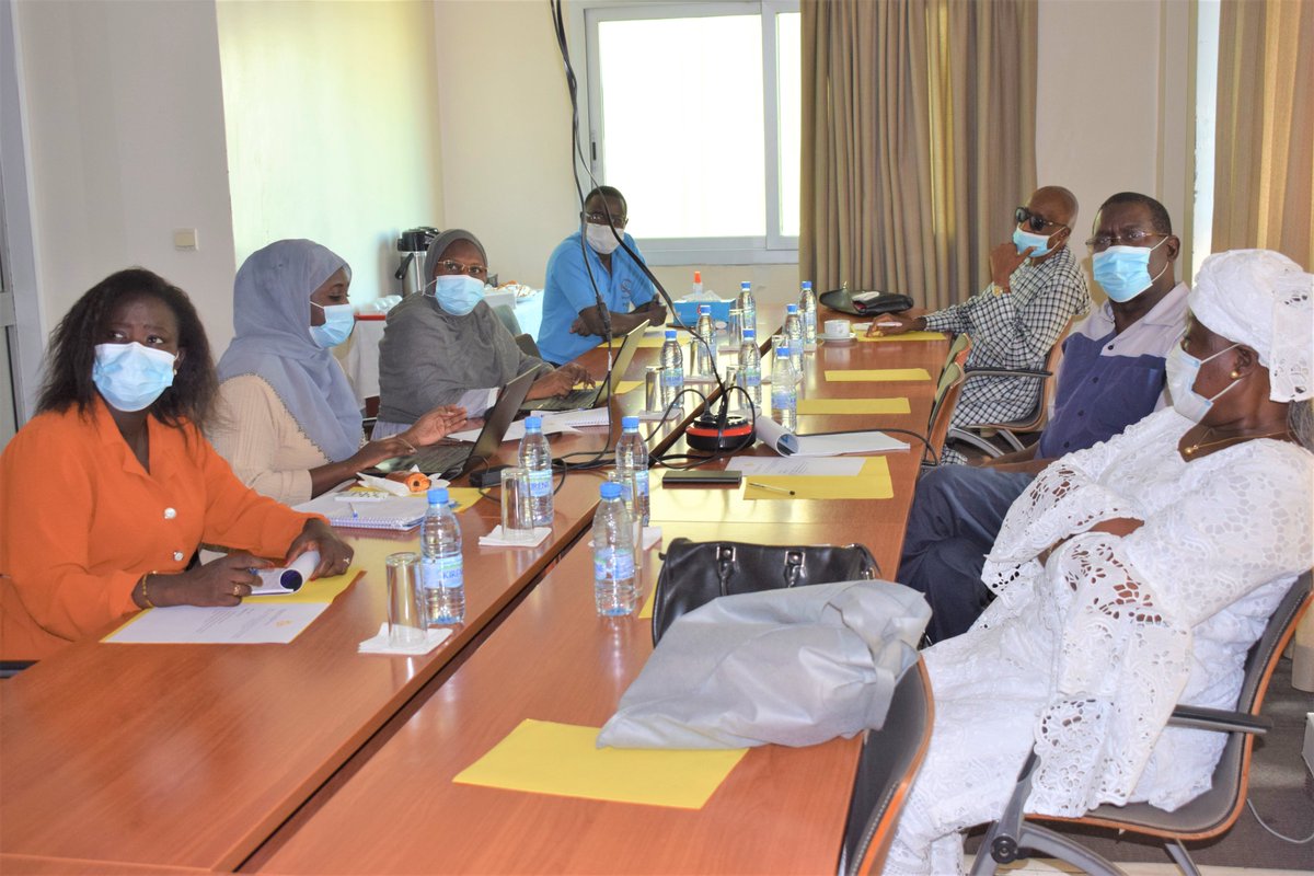 CresContact's tweet photo. Réunion du Comité de pilotage du projet « Contribuer à une amélioration des politiques publiques relatives au tabac pour une diminution du tabagisme en Afrique de l’Ouest et du Centre » : https://t.co/TGpgtGs2WK #tabac #Senegal #cedeao #cemac #taxtabac https://t.co/nf5UfY8Ju4