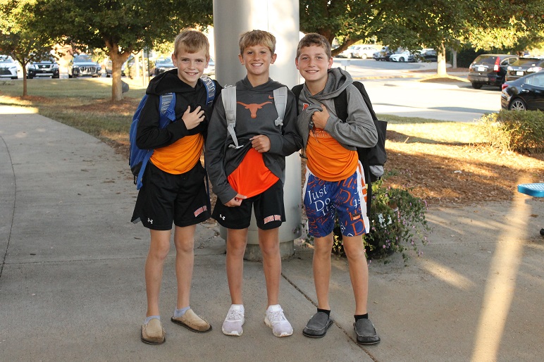 MarvinRidgeMSNC's tweet photo. On Unity Day, WE WEAR ORANGE! We think Mavs orange is the perfect color EVERY day, but today we wear it in solidarity, to send a visible message that no child should ever experience bullying. #oneMRMS #UnityDay2021
@aghoulihan @ucpsnc @mrmsptso https://t.co/ZXS5hce0gW