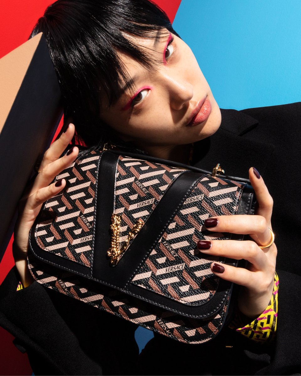 VERSACE tweet media