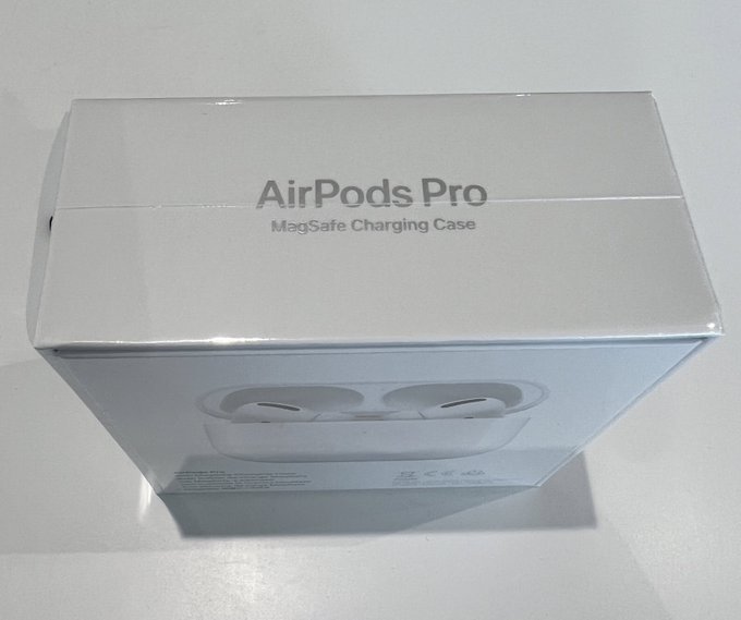 AirPods Pro with MagSafe Charging Case now available for pickup at select  Apple Stores - 9to5Mac