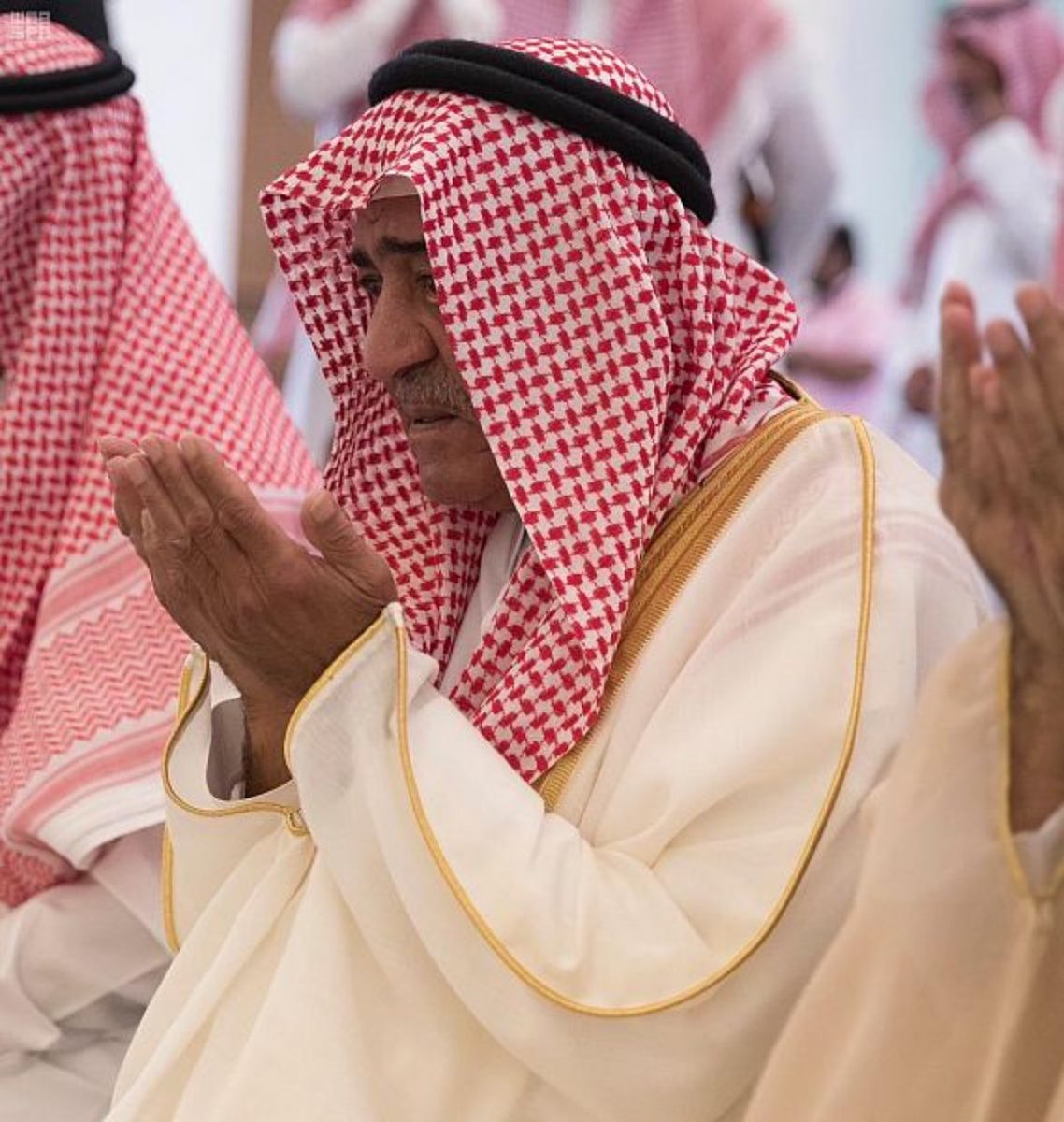 S_M_A_AlFaisal's tweet photo. اللهم اشفه شفاء لا يغادر سقما والبسه ثوب الصحة والعافية 🤲🏼
 #مقرن_بن_عبدالعزيز https://t.co/rSGKYT3mXC
