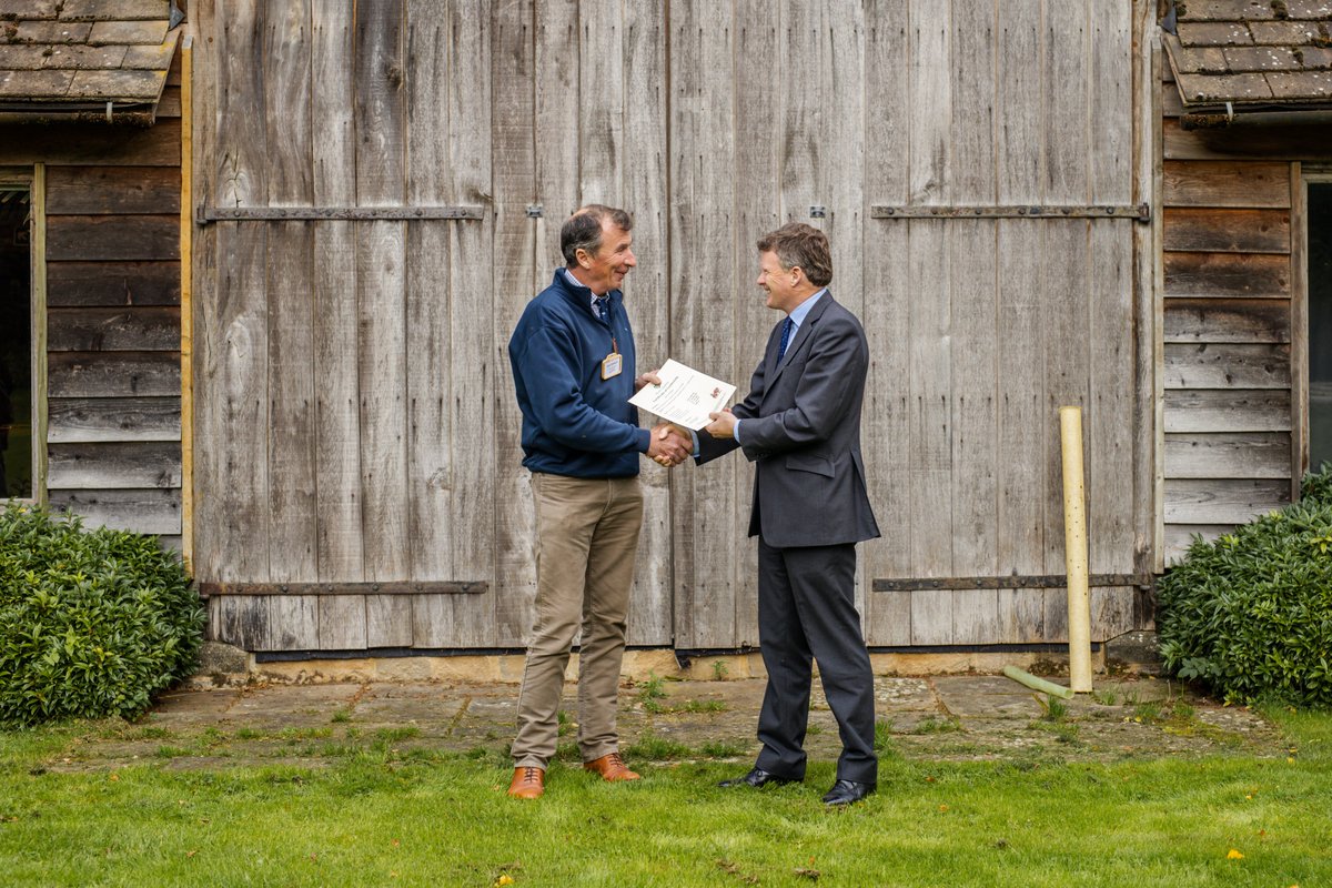 Congratulations to @jamie_dewhurst of J A Growers Tree Nursery - pictured here receiving #PlantHealthy certification from Defra Biosecurity Minister @RichardHRBenyon (on our behalf) at last weeks Plant Healthy Grown in Britain event!