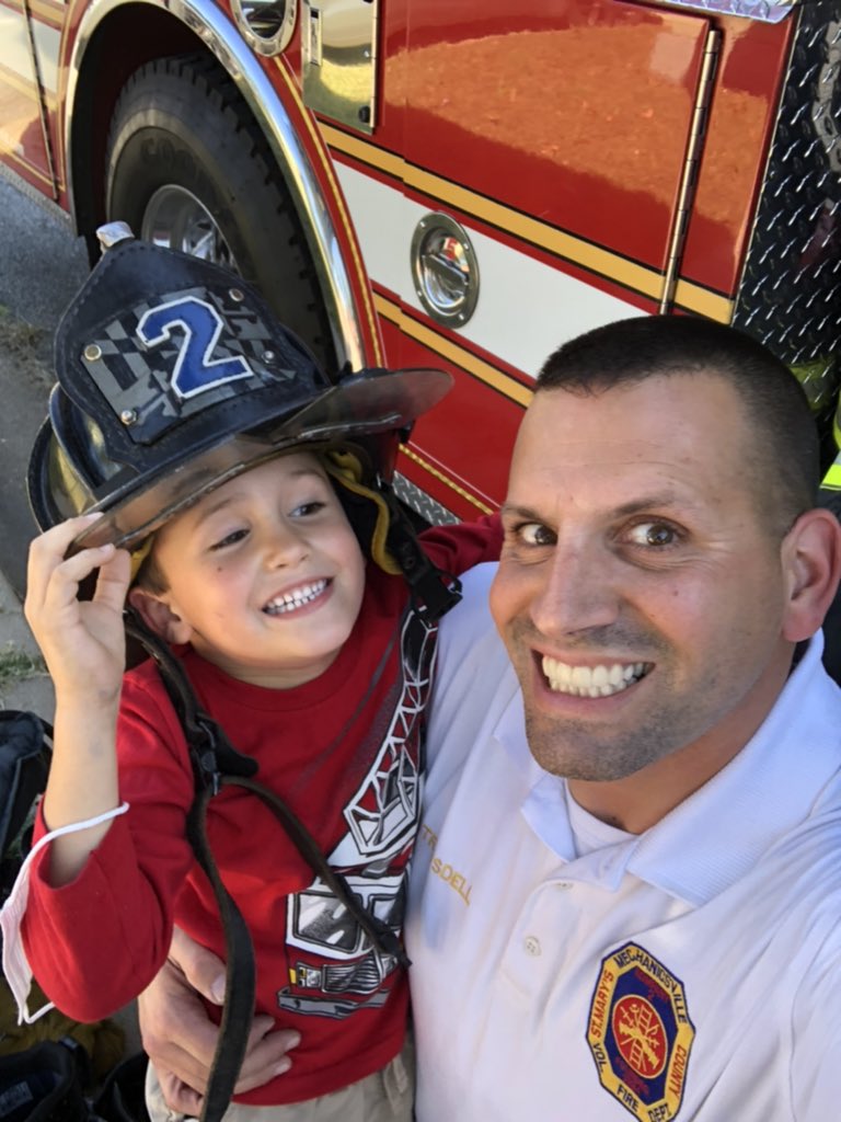Truesi6767's tweet photo. Ended my @AnnapolisFire shift yesterday doing a little @MDSP Trooper 2 bird watching. Took @MVFD2 E21 to @BBES_SMCPS for fire prevention. Got back to 2 and drove #RescueSquad2 to a crash with one trapped. Finished the call watching Trooper 7 take 2 pts to a local trauma center. https://t.co/X7wd0nEqQU