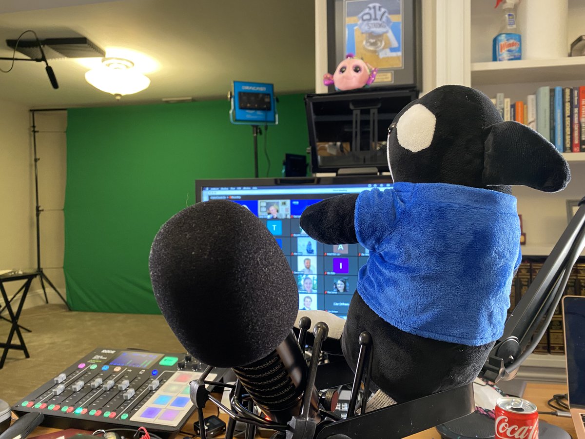 csoandy's tweet photo. @OrkieOrca And yet now you’re literally hogging the mic. #AdvisoryOrca #OrcaAdventures https://t.co/87YypIeZKP