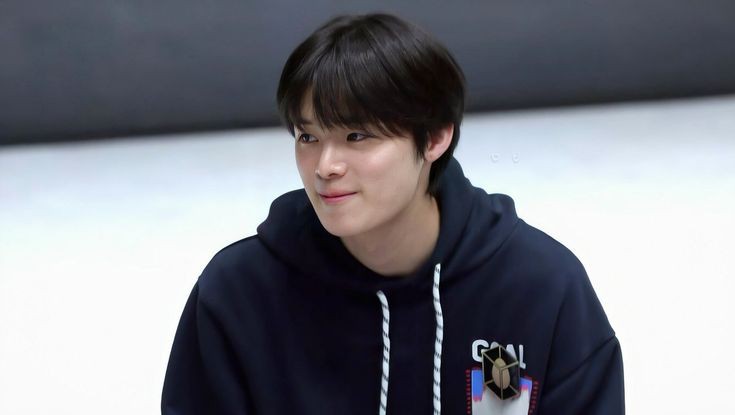hanniecows's tweet photo. happy birthday sir! kinda late but... yea :D cepat cepat debut yaa @HYBE_LABELS_JP #kiland #k_iland https://t.co/ayUod8ndXI
