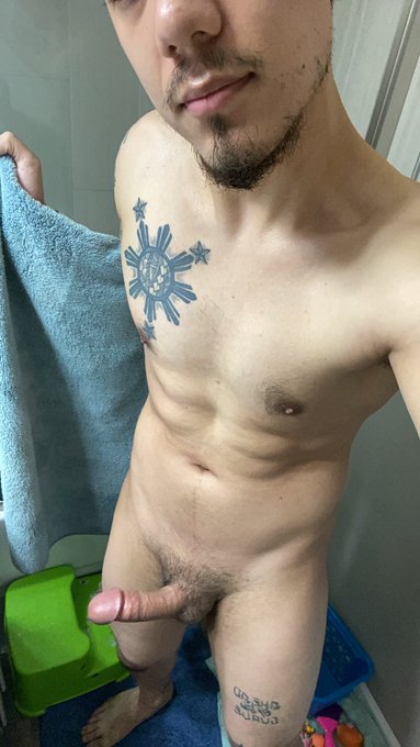 Fresh out the shower ? #onlyfans #bisexual #BIBOYS #ContentCreator #biguy #subscribe https://t.co/kV